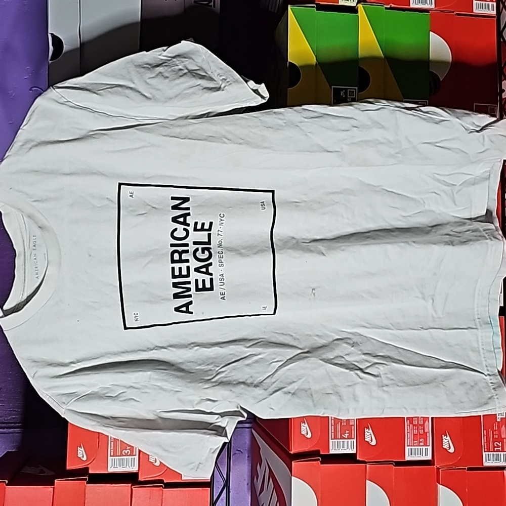 American eagle graphic tee